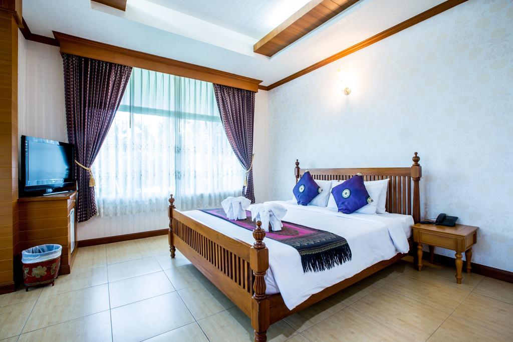 Juntra Resort&Hotel Nakhon Nayok Esterno foto